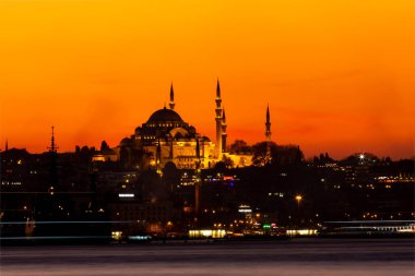 Süleyman camisinin akşam saatleri, İstanbul manzarası mükemmel.