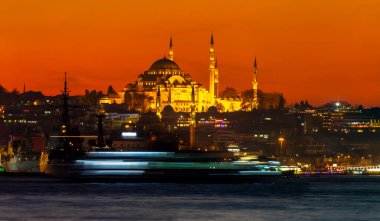 Süleyman camisinin akşam saatleri, İstanbul manzarası mükemmel.