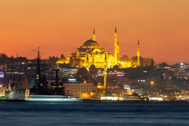 Süleyman camisinin akşam saatleri, İstanbul manzarası mükemmel.