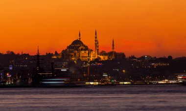 Süleyman camisinin akşam saatleri, İstanbul manzarası mükemmel.