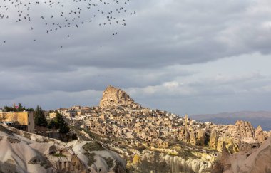 Kapadokya Güvercin Vadisi, güvercinlerin sabahları sürekli vadide dolaştığı yer..