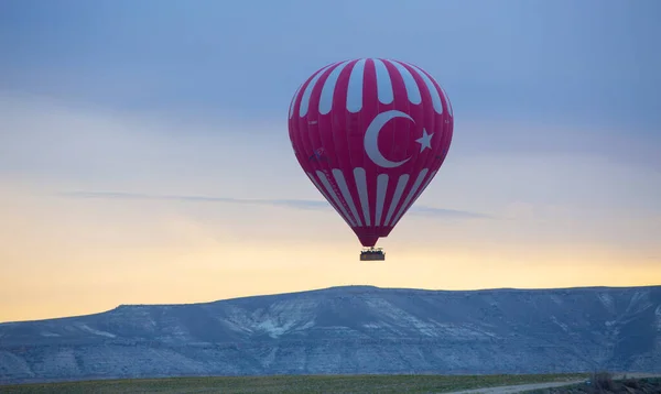 Hot Air Balloon Being Hot Air Filled Flame Cappadocia Turkey — Stock Photo, Image