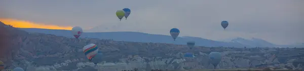 Heißluftballon Ist Heißluft Mit Flamme Gefüllt Kappadokien Türkei — Stockfoto