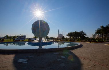  Adana Şehir Merkezi 'ne park et. Güzel şehir manzarası.