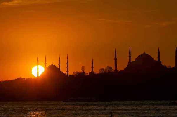 Blå Moskén Och Hagia Sophia Vid Vissa Tider Året Går — Stockfoto