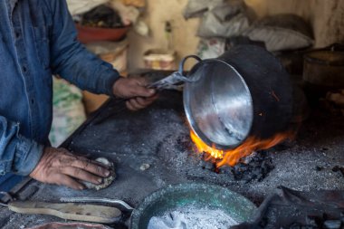 Bakır işçisi ve temizlik bakırı.