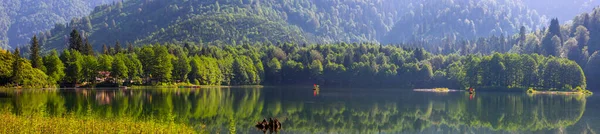 Karagol 的景观视图在东黑海 Savsat Artvin 土耳其的游客 当地人 露营者和旅行者的热门目的地 — 图库照片