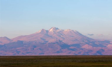 güzel manzara ve sultanmarshes (kuş cenneti) yanındaki erciyes Dağı, kayseri