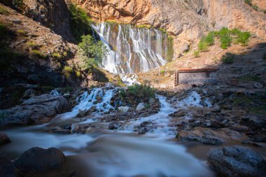 Kapuzbasi şelalesi dünyanın en yüksek ikinci şelalesidir ve Anadolu 'da saklanan en güzel doğa yeridir..