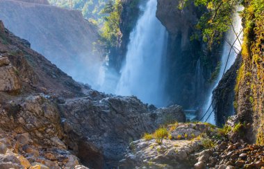 Kapuzbasi şelalesi dünyanın en yüksek ikinci şelalesidir ve Anadolu 'da saklanan en güzel doğa yeridir..
