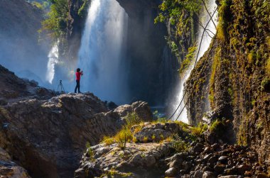 Kapuzbasi şelalesi dünyanın en yüksek ikinci şelalesidir ve Anadolu 'da saklanan en güzel doğa yeridir..