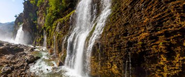 Kapuzbasi şelalesi dünyanın en yüksek ikinci şelalesidir ve Anadolu 'da saklanan en güzel doğa yeridir..