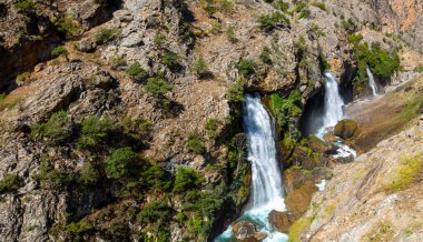 Kapuzbasi şelalesi dünyanın en yüksek ikinci şelalesidir ve Anadolu 'da saklanan en güzel doğa yeridir..