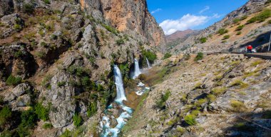Kapuzbasi şelalesi dünyanın en yüksek ikinci şelalesidir ve Anadolu 'da saklanan en güzel doğa yeridir..