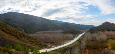 Taurus Dağları ve eteklerindeki yerleşim yerleri