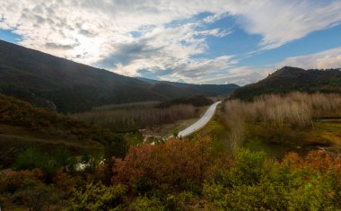 Taurus Dağları ve eteklerindeki yerleşim yerleri