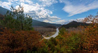 Taurus Dağları ve eteklerindeki yerleşim yerleri