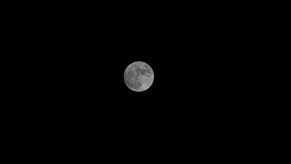 黑色背景的超级满月 马德里 西班牙 横向摄影 — 图库照片