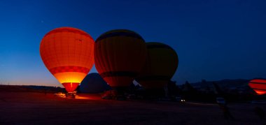 Sıcak hava balonu uçuşu Cappadocia, Türkiye, Goreme köyü, sıcak hava balonu geçidi
