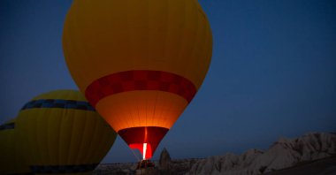 Sıcak hava balonu uçuşu Cappadocia, Türkiye, Goreme köyü, sıcak hava balonu geçidi