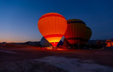 Sıcak hava balonu uçuşu Cappadocia, Türkiye, Goreme köyü, sıcak hava balonu geçidi