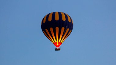 Sıcak hava balonu uçuşu Cappadocia, Türkiye, Goreme köyü, sıcak hava balonu geçidi