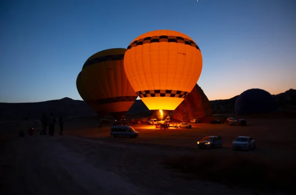 Heißluftballonfahrt Über Kappadokien Türkei Dorf Goreme Heißluftballonparade — Stockfoto