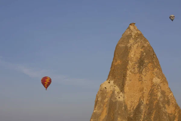 Vol Montgolfière Dessus Cappadoce Turquie Village Goreme Défilé Montgolfière — Photo