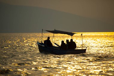 Geleneksel evler ve eski taş köprüler, Rize - Türkiye