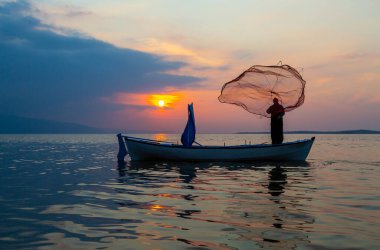 Geleneksel evler ve eski taş köprüler, Rize - Türkiye