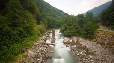Geleneksel evler ve eski taş köprüler, Rize - Türkiye