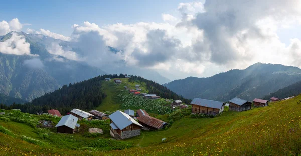 Maisons Traditionnelles Bois Sur Les Hauts Plateaux Photo Paysage Été — Photo