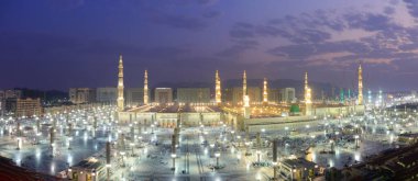 Medine, Al-Madinah Al-Munawwarah, Suudi Arabistan: Gün batımında El Mescidi Medine Büyük Camii