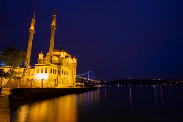 Isztambulban Képek Ortakoy Mecset Bosphorus Bridge Isztambulban Gyönyörű Napfelkelte — Stock Fotó