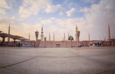 Medine, El-Madinah el-Munawwarah, Suudi Arabistan - El-Mescid an Nabawi Medine Büyük Camii Gün batımında