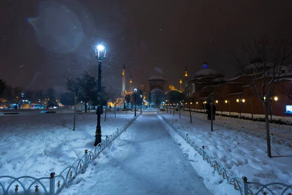 Μπλε Τζαμί Sultanahmet Τζαμί Χειμερινή Ημέρα Χιόνι Στην Κωνσταντινούπολη Τουρκία — Φωτογραφία Αρχείου