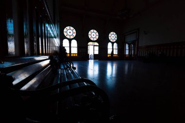 Doğu Ekspresi 'nin son durağı Sirkeci tren istasyonunun tarihi mimarisi. İstanbul, Türkiye 
