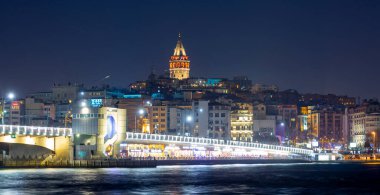 Eminonu altın boynuzu, Beyoğlu Karaköy manzarası ve Galata Kulesi 'nden İstanbul akşam manzarası