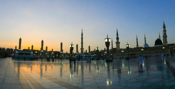 Masjid Nabawi Medina Μεγάλο Τζαμί Κατά Διάρκεια Του Ηλιοβασιλέματος — Φωτογραφία Αρχείου