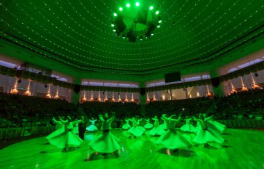 Sufi dönüşü, Sufisa 'da ortaya çıkan bir tür Sama ya da fiziksel olarak aktif meditasyondur. Yüksek ISO' da ortaya çıkar..