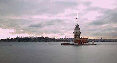 Maiden 's Tower, Nd 10 dur filtresi ile uzun süre fotoğraflandı, fantastik görüntüler elde edildi, artık Maiden' s Tower yok, fotoğraflar arşiv..