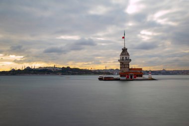 Maiden 's Tower, Nd 10 dur filtresi ile uzun süre fotoğraflandı, fantastik görüntüler elde edildi, artık Maiden' s Tower yok, fotoğraflar arşiv..