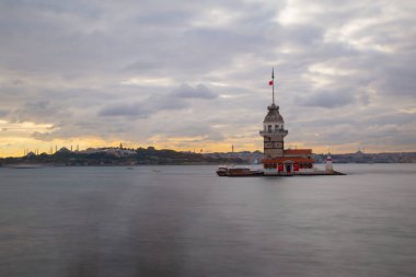 Maiden 's Tower, Nd 10 dur filtresi ile uzun süre fotoğraflandı, fantastik görüntüler elde edildi, artık Maiden' s Tower yok, fotoğraflar arşiv..