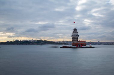 Maiden 's Tower, Nd 10 dur filtresi ile uzun süre fotoğraflandı, fantastik görüntüler elde edildi, artık Maiden' s Tower yok, fotoğraflar arşiv..