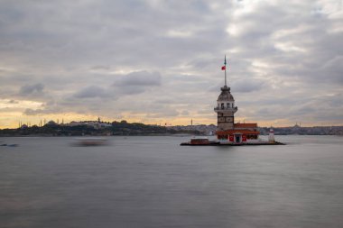 Maiden 's Tower, Nd 10 dur filtresi ile uzun süre fotoğraflandı, fantastik görüntüler elde edildi, artık Maiden' s Tower yok, fotoğraflar arşiv..