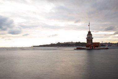 Maiden 's Tower, Nd 10 dur filtresi ile uzun süre fotoğraflandı, fantastik görüntüler elde edildi, artık Maiden' s Tower yok, fotoğraflar arşiv..