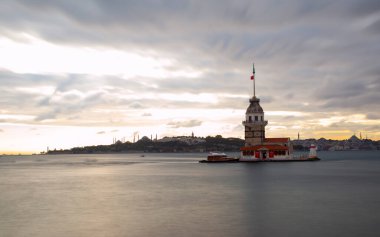 Maiden 's Tower, Nd 10 dur filtresi ile uzun süre fotoğraflandı, fantastik görüntüler elde edildi, artık Maiden' s Tower yok, fotoğraflar arşiv..