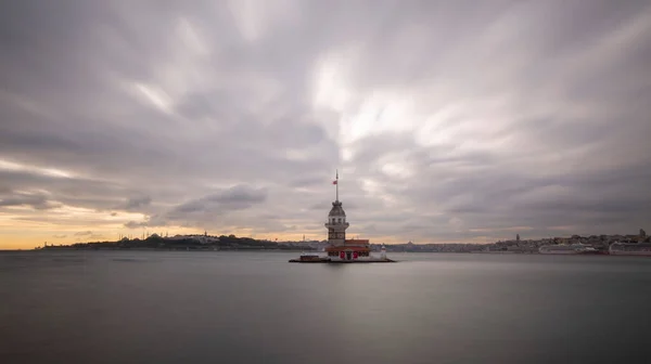 Maiden Tower Dur Filtresi Ile Uzun Süre Fotoğraflandı Fantastik Görüntüler — Stok fotoğraf