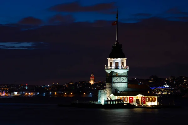 Stanbul Türkiye Meşhur Bakire Kulesi Kiz Kulesi Ile Boğaz Alacakaranlık — Stok fotoğraf