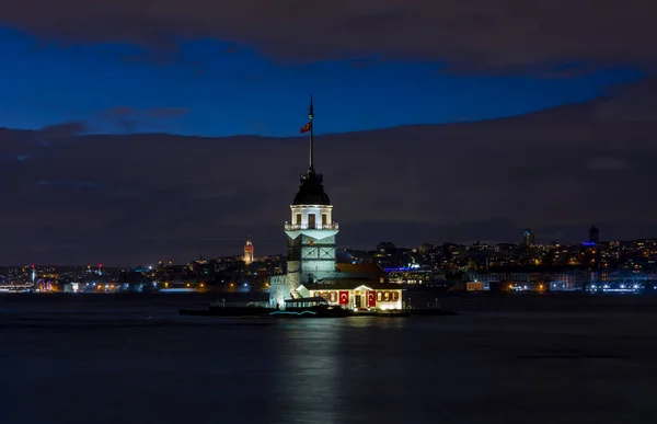 이스탄불 메이든 Kiz Kulesi 보스포루스의 풍경이 펼쳐진다 풍경적 황갈색 — 스톡 사진